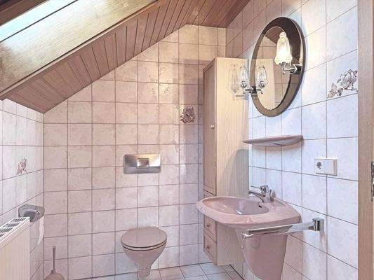 M024-2025_Dachgeschoss_Badezimmer_Ansicht_2