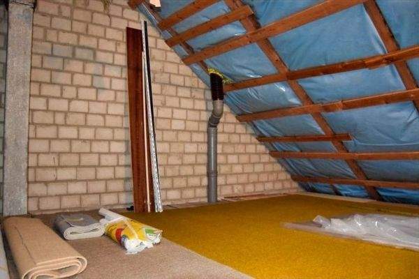 Gedämmter Spitzboden