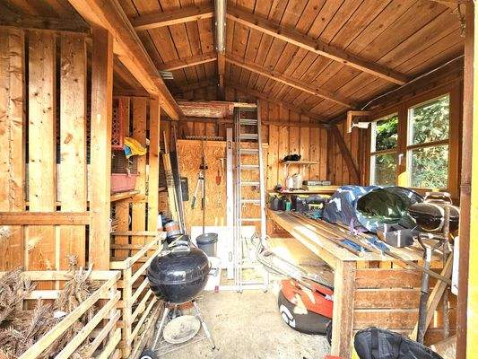 großer Geräteschuppen .jpg