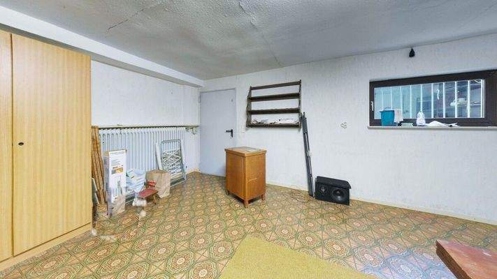 Hinterer_Kellerraum Zugang zur Terrasse und dem Zweitkeller