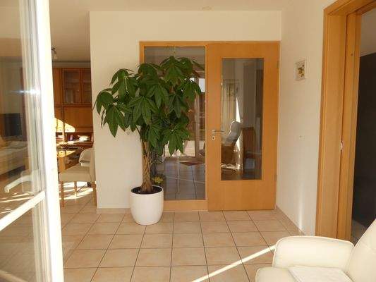 Vom Essbereich in den Flur