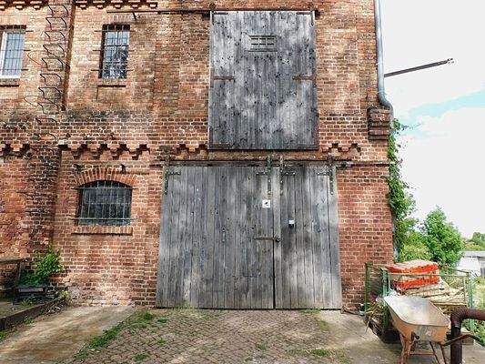 Rampenhalle: Außentor 