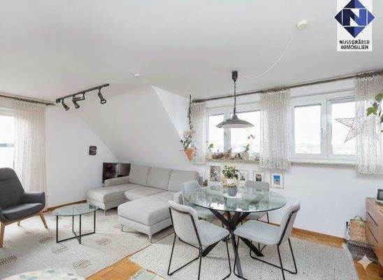 virtuell möbliert (KI-gestützt)