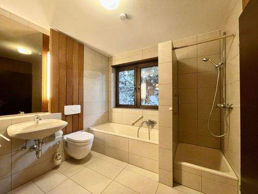 Das Badezimmer wurde erst 2022 neu angelegt