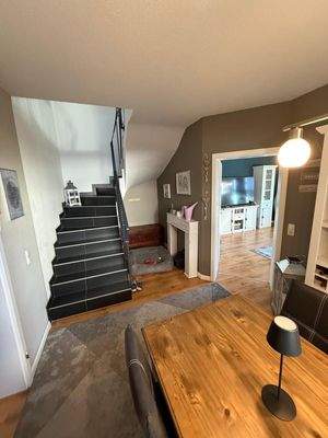 Essbereich mit Treppenaufgang