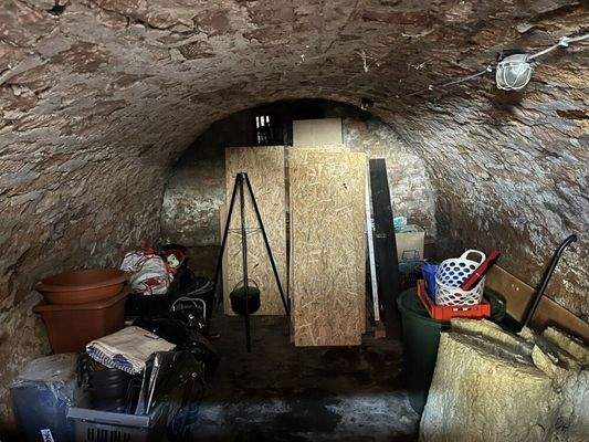 Gewölbekeller (Zugang vom Innenhof)