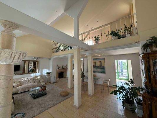 Wohnzimmer u. Galerie