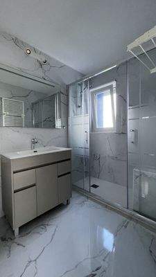 Toilette + Badezimmer