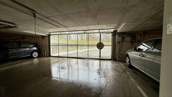 Tiefgarageneinfahrt