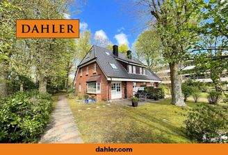 Außenansicht mit Terrrasse