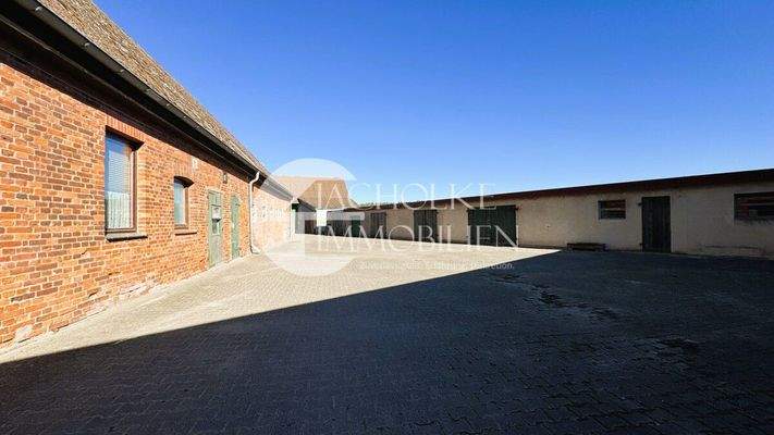 378.Nebengebäude.Innenhof