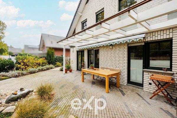 Terrasse mit Glasüberdachung