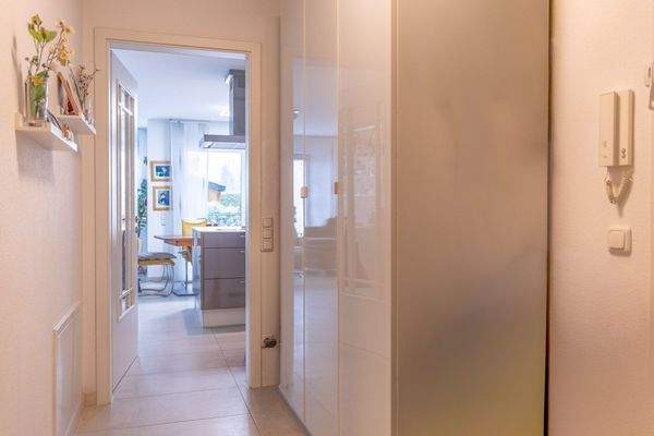 Geschmackvolle Gartenwohnung von 2013 – modern, hell und ideal gelegen