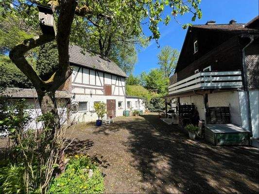 Außenansicht Gästehaus und Nebengebäude