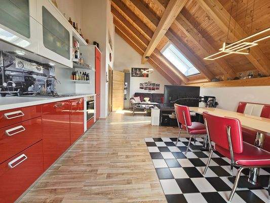 Küche und Essbereich