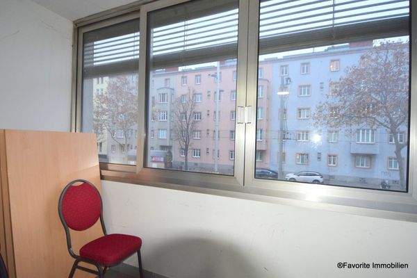 Loggia Büroraum 1, 1. Stock