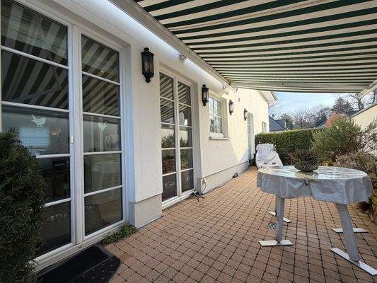 Terrasse neben der Küche