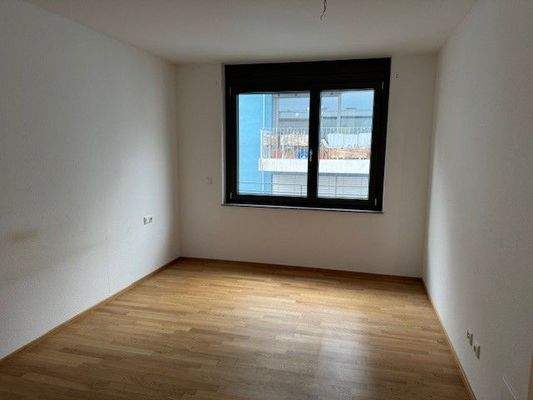 Leeres Zimmer mit Fenster