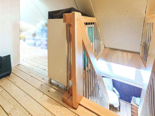 Echtholztreppe zum Spitzboden