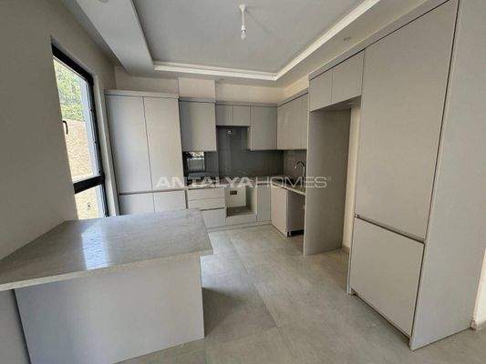 Luxury Real Estate with Swimming Pool in Alanya Center