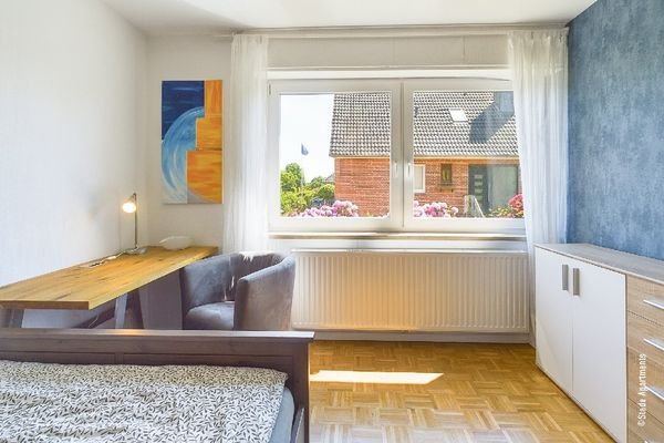 Schlafzimmer 1