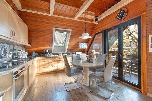 Offene Wohnküche mit Auftritt auf den Südbalkon