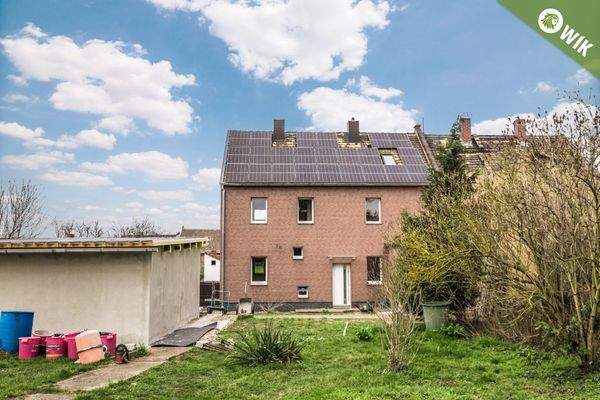 EIN GROSSFORMATIGER FAMILIENHELD...