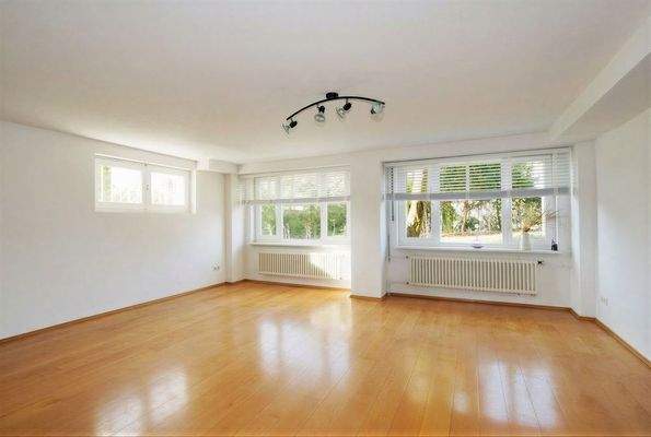 2 weitere Zimmer im Souterrain