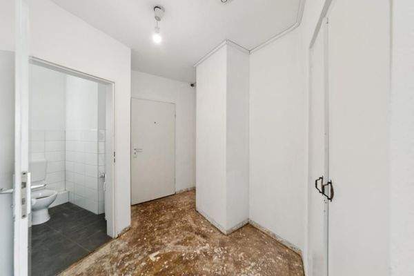 Diele mit Einbauschrank rechts