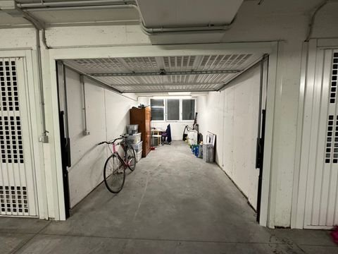 Bozen Garage, Bozen Stellplatz
