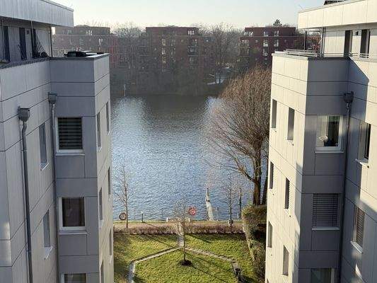 direkter Spreeblick vom Schlafzimmer aus