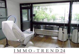 Beispiel: großer Bahandlungsraum 2 mit Balkon und Blick zum Rhein