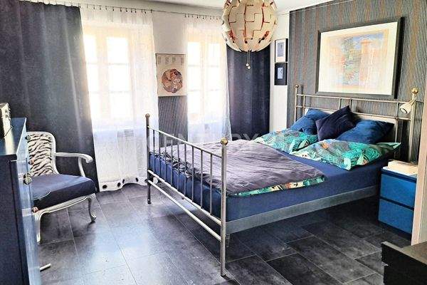 Schönes helles Schlafzimmer