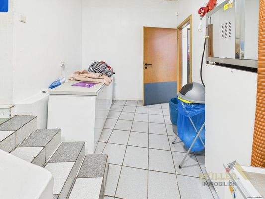 CAM05667G0-PR0015-STILL008