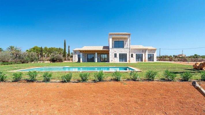 Finca Campos Fachada 1 BHHS-BAL-0130