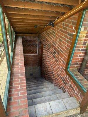 separater Kellereingang 