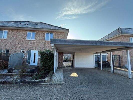 DHH mit Doppelcarport