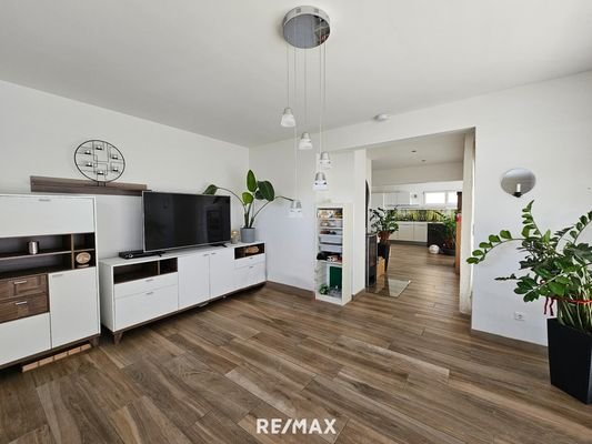 8 EG Wohnzimmer Richtung Esszimmer