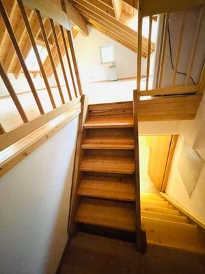 29. Treppe zu DG