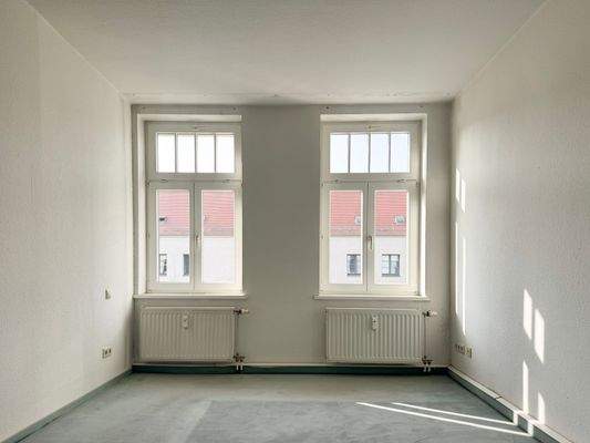 großzügiges Schlafzimmer