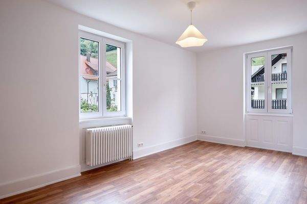 hofseitiges großes Wohnzimmer