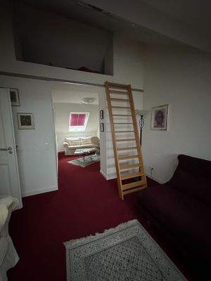 Blick Schlafzimmer zum Büro oder Ankleide