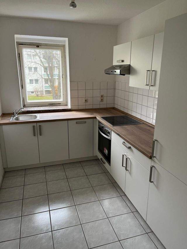 Renovierte Wohnung mit kostenloser Einbauküche in Plauen zu vermieten! - Foto 4