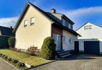 Tolles Zweifamilienhaus in Lockhausen