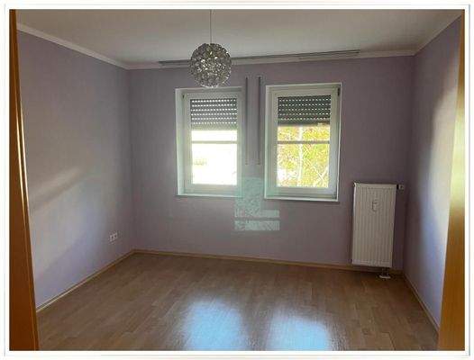 Eines der Zimmer im OG