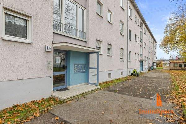 Blick auf den Eingangsbereich der Wohnanlage