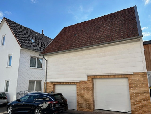 2 Garagen in Nebengebäude