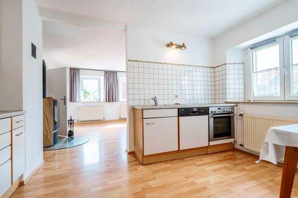 Linke Wohneinheit - große Küche