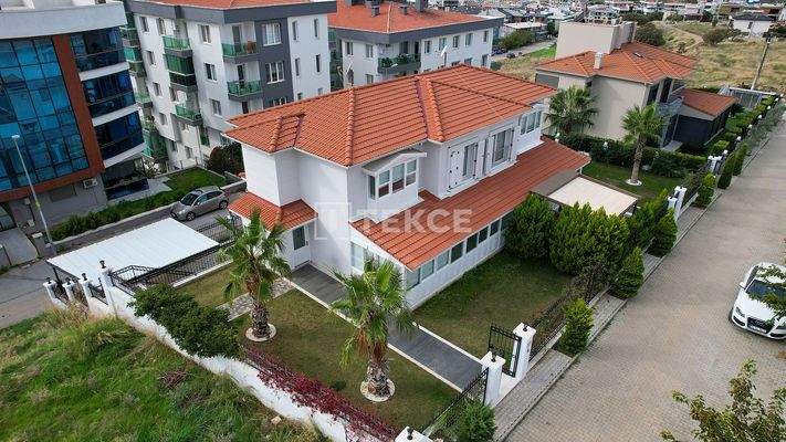 Spacious Villa with City View and a Garden in İzmir