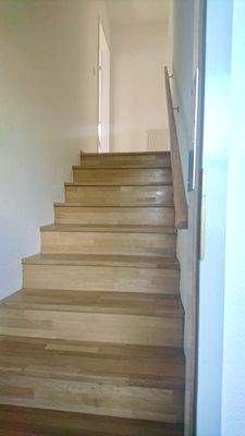 Treppenhaus (Hinweis: Die Treppe ist Teil der Wohnung)